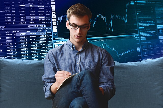 Swingtrader Forex Signale Laptop Charts